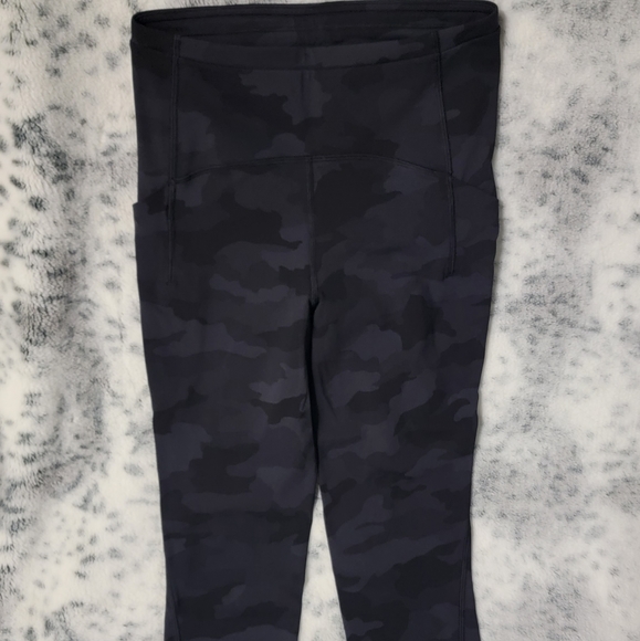 Lululemon Swift Speed Crop 21" Size 4 - Picture 1 of 5